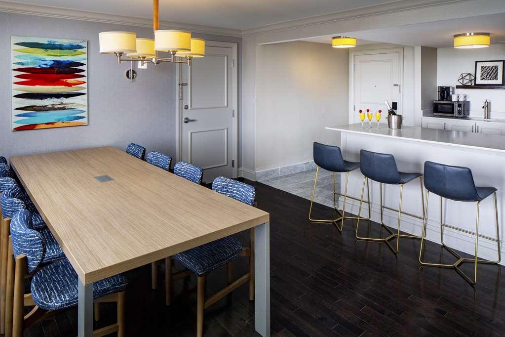 Hyatt Regency Wichita Hotel Стая снимка
